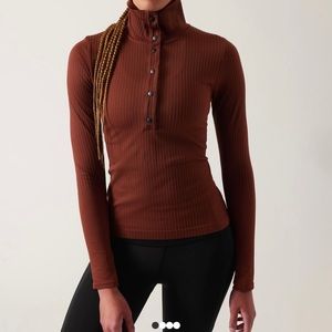 Athleta flurry seamless snap up Henley with thumb holes